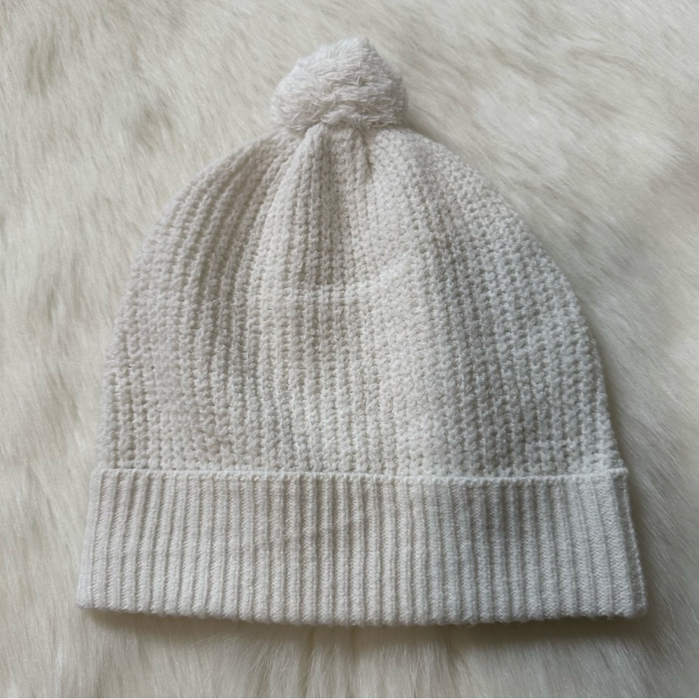 NWOT White Beenie - Picture 2 of 10